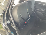 後席の座面をはね上げれば、荷室としてもお使いいただけます。