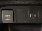 【USBポート】USBポートも装備されています♪スマートフォンのオーディオに連携も可能です。今や欠かせない装備の一つです!