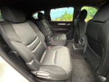 後部座席も気になるようなキズ・汚れやへたり等、大きなダメージはなく、良好な状態です。