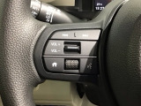ステアリングにオーディオ操作スイッチが付いています。オーディオ画面に直接タッチしなくても操作が出来ますので、運転に集中できます。