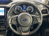 【純正革巻きステアリング】上質な革を使用することで、手にしっかり馴染みとても運転しやすいハンドルです♪