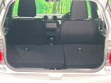 普段のお買い物や通勤、送迎等に十分な荷室スペースを確保しております。セカンドシートを倒すと、大きな荷物の積載も可能です♪
