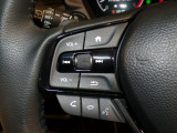 【ステアリングリモコン】ステアリングにオーディオ調節可能なスイッチが装備されていますので運転中でも視線をそらさずにオーディオの調節が可能です!
