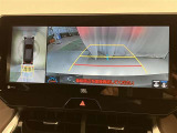 パノラミックビューモニター付きです。車両を上から見たような映像をディスプレイオーディオ画面に表示。運転席からの目視だけでは見にくい、車両周辺の状況をリアルタイムでしっかり確認できます。