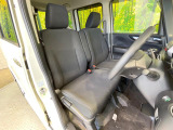 運転席シート廻りは使用感も少なく、良好な状態となっています。丁寧に使われていたことがよくわかりますね。