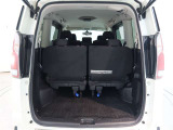 ワゴンならではの広々としたラゲージスペースを備えています。ライフスタイルに合わせていろいろな物を積み込めます。