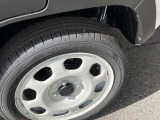 純正ホイールを装着しております。車両に関してのご質問は、スタッフまでお気軽にお問合せ下さい!TEL:0439-88-6662