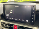 【9インチ ディスプレイオーディオ】大画面ディスプレイへお持ちのスマートフォンと連携して、ナビやbluetoothでの音楽再生が可能です♪デザインはもちろん操作性も良好!別途ナビ機能の取付可能です♪