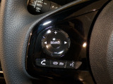 【ステアリングリモコン】ステアリングにオーディオ調節可能なスイッチが装備されていますので運転中でも視線をそらさずにオーディオの調節が可能です!