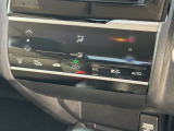 車内環境を自動でコントロールするフルオートエアコン。長距離ドライブも快適です。