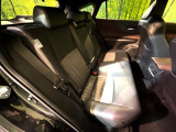 後部座席も気になるようなキズ・汚れやへたり等、大きなダメージはなく、良好な状態です。