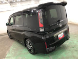 家族使いに嬉しい&ldquo;両側電動スライドドア&rdquo;。狭い駐車場でも安心して乗り降りできます。