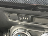 【シートヒーター】寒い日に重宝するシートヒーター!エアコンより早く温まってくれるので寒がりの人も安心ですね♪エアコンの温風は乾燥するから苦手、という方にもをおすすめです。