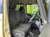 運転席シート廻りは使用感も少なく、良好な状態となっています。丁寧に使われていたことがよくわかりますね。