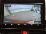 バックガイドモニターで、後方を確認しながら安心して駐車することができます。運転初心者も熟練者も必須の機能ですよ!
