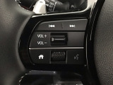ステアリングリモコンは、運転中でも簡単に音量調整やチャンネル変更もできます!わき見運転防止にもつながるので安心です♪