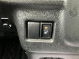 運転席に冬も暖かシートヒーター装備です!