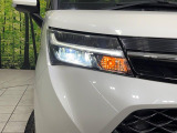 【LEDヘッドライト】悪天候や夜間走行時も良好な視界を確保し安心して運転できる高輝度LEDヘッドライトを装備!点灯速度が早く、消費電力も抑えられています。