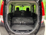 普段のお買い物や通勤、送迎等に十分な荷室スペースを確保しております。セカンドシートを倒すと、大きな荷物の積載も可能です♪