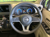 ステアリングも使用感が少なく、きれいな状態となっております♪