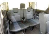 3列シートで8人乗車出来ます!