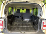 普段のお買い物や通勤、送迎等に十分な荷室スペースを確保しております。セカンドシートを倒すと、大きな荷物の積載も可能です♪