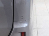 コーナーセンサーを車の前後に装備。障害物までの距離に応じて警告音を変えてお知らせ。縦列駐車時や駐車場・車庫などでの取り回しをサポートします。詳細は販売店スタッフまでおたずねください。