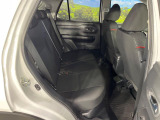 後部座席も気になるようなキズ・汚れやへたり等、大きなダメージはなく、良好な状態です。