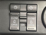 【両側パワースライドドア】スマートキーや運転席のスイッチで後席両側スライドドアの開閉が可能♪電動だから力を入れてドアを開ける必要が無く、小さなお子様でも簡単に開け閉めでき快適です♪