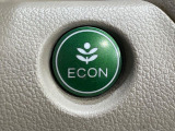 【アイドリングストップ】赤信号や渋滞で停車した際にエンジンを停止し、無駄な燃料の消費を抑えます。燃費向上や環境保護につなげる機能♪エンジンはブレーキを離せば再始動します。