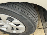 ※夏タイヤ新品納車※新品タイヤで納車いたします♪溝が少ないままだとスリップしたりブレーキ時の制動距離が長くなってしまいます。交換までまだまだ余裕があるのは経済的にも助かります