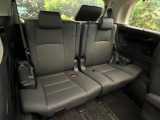 3列目シートはもちろん状態良好☆大人でもゆったりと座って頂けますので、大人数でのお出かけもラクラクです♪ご家族で、気の知れた仲間で、ドライブに行くのが楽しみですね♪