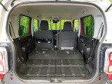 後席を格納すると、これだけの広さが!シーンに合わせたシートアレンジで、大きな荷物も積むことが出来ます♪