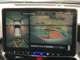 【パノラミックビューモニター】専用のカメラにより、上から見下ろしたような視点で360度クルマの周囲を確認することができます☆死角部分も確認しやすく、狭い場所での切り返しや駐車もスムーズに行えます。