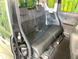後部座席も気になるようなキズ・汚れやへたり等、大きなダメージはなく、良好な状態です。