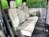 後部座席も気になるようなキズ・汚れやへたり等、大きなダメージはなく、良好な状態です。