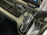 発進時から滑らかに加速する無段階変速のCVTはストップ&ゴーの多い街の中も快適です