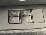 電動格納式ドアミラーを装備しています♪ミラーの角度調整も電動で行えます。使いやすいパワーウィンドウがさわやかな風をむかえ入れてくれます♪