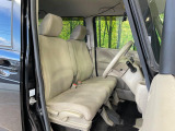 ドライバーによって運転しやすいポジションは異なり、あの車はどうなのか不安なこともありますよね。気になるお車は店頭で乗り込んでご確認いただけます♪