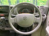 ステアリングも使用感が少なく、きれいな状態となっております♪