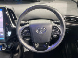 【純正革巻きステアリング】上質な革を使用することで、手にしっかり馴染みとても運転しやすいハンドルです♪