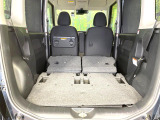 普段のお買い物や通勤、送迎等に十分な荷室スペースを確保しております。セカンドシートを倒すと、大きな荷物の積載も可能です♪