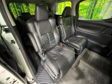 後部座席も気になるようなキズ・汚れやへたり等、大きなダメージはなく、良好な状態です。