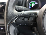 ステアリングスイッチ付き。前方から目を離すことなく操作することが可能です。
