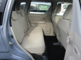 コンパクトに見えますが、後席にも十分なスペースがあるので遠出もバッチリです