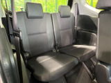 3列目シートはもちろん状態良好☆大人でもゆったりと座って頂けますので、大人数でのお出かけもラクラクです♪ご家族で、気の知れた仲間で、ドライブに行くのが楽しみですね♪