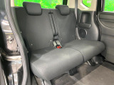 後部座席も気になるようなキズ・汚れやへたり等、大きなダメージはなく、良好な状態です。