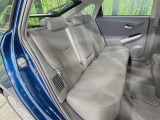 後部座席も気になるようなキズ・汚れやへたり等、大きなダメージはなく、良好な状態です。