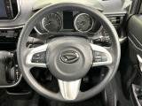 【ステアリングスイッチ】運転中、前方から目線をそらすことなく、オーディオ等の操作が可能な便利機能!安心&快適なドライブを演出してくれます♪