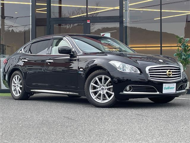 シーマハイブリッド3.5 VIP Gサンルーフ 修復歴無し